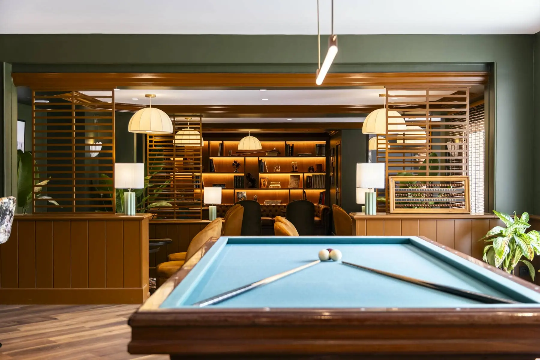 H1215 Bar Billard cote Piscine