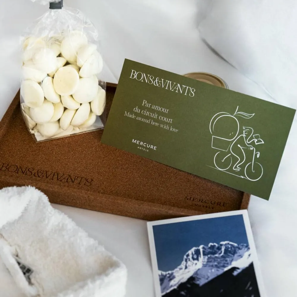 un plateau sur lequel sont inscrits bons & vivants