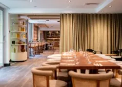 en::the Mercure Paris Ouest Saint-Germain-en-Laye hotel offers a private room within its restaurant, called the Belvédère room fr::l’Hôtel Mercure Paris Ouest Saint-Germain-en-Laye propose une salle privatisable au sein de son restaurant, la salle Belvédère