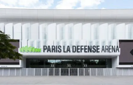en::Exterior view of the Paris La Défense Arena façade. fr::Photo de la façade de Paris La Défense Arena.